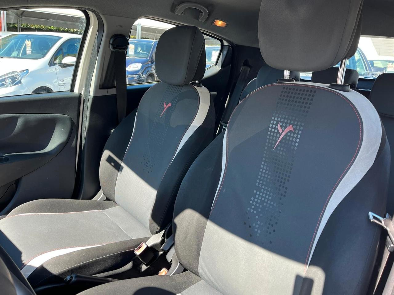 Lancia Ypsilon 1.2 69 CV 5 porte Silver