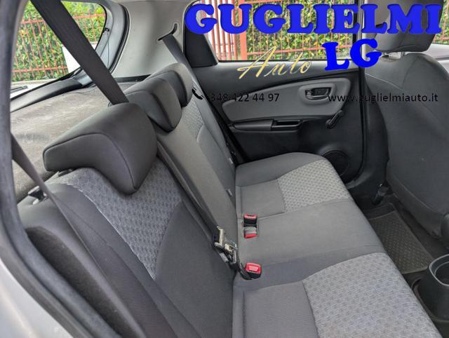 TOYOTA Yaris 1.3 5 porte Active Neopatentati