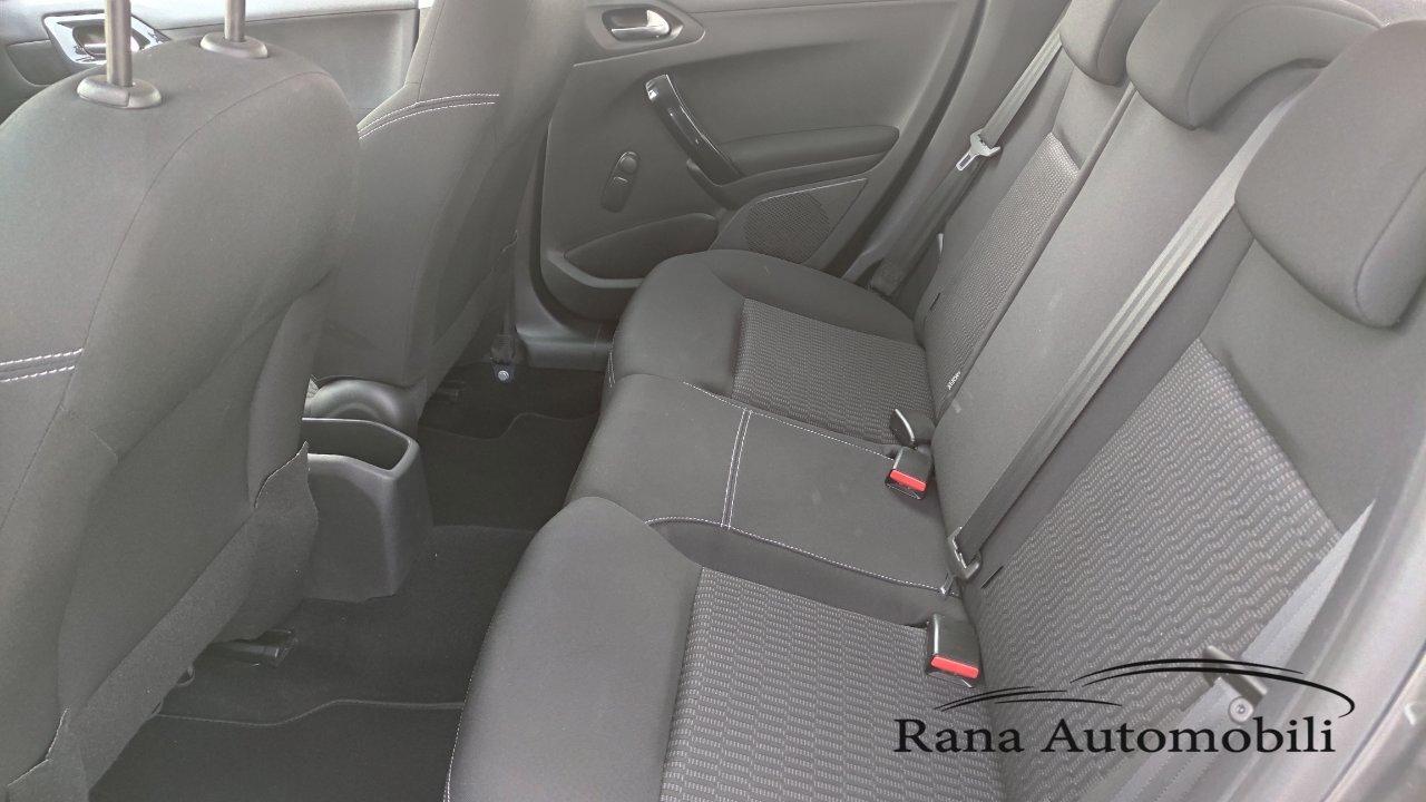 Peugeot 208 5p. 1.2 Active
