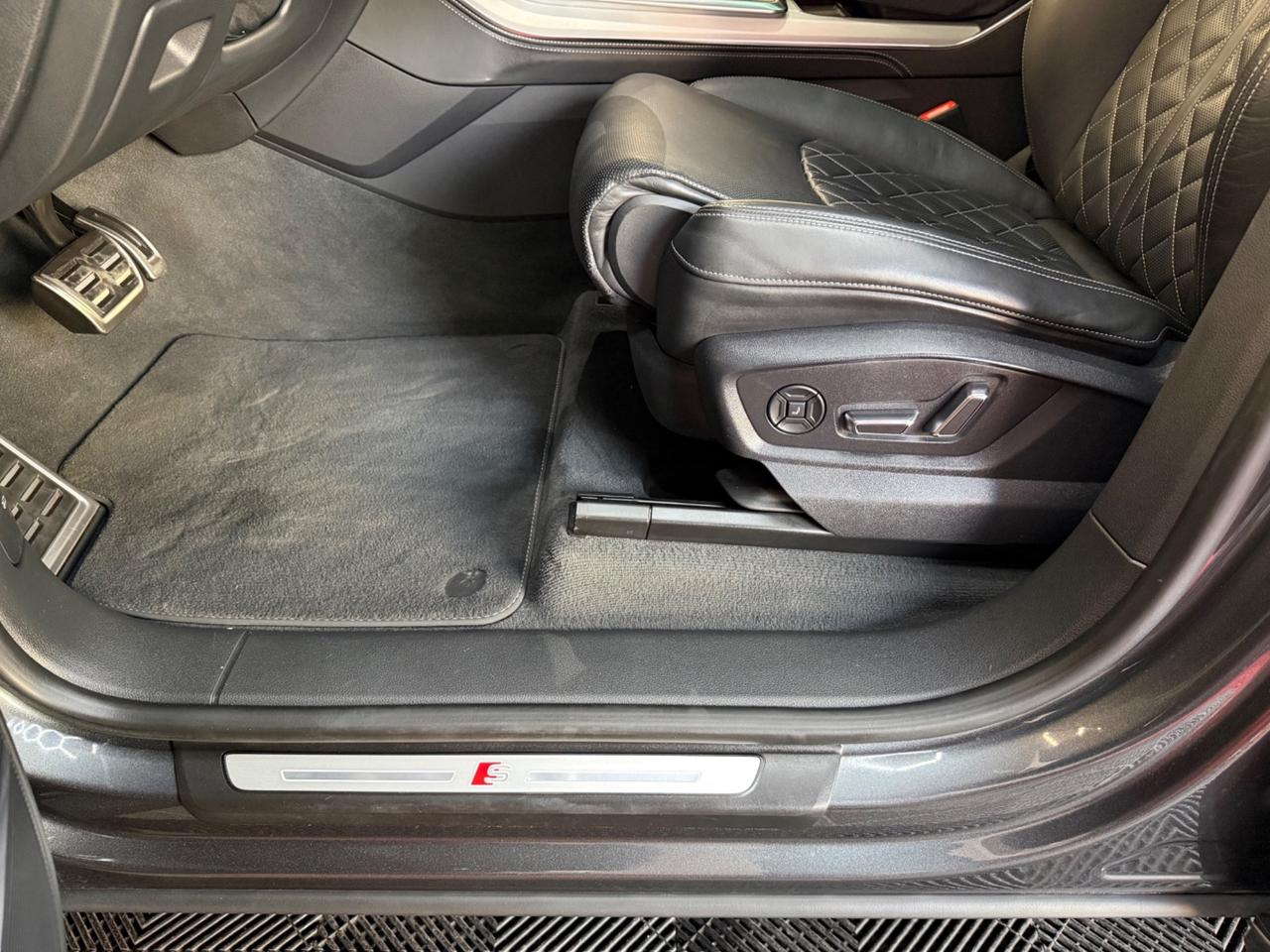 Audi SQ8 4.0 TFSI quattro sport attitude - FABIANOAUTO