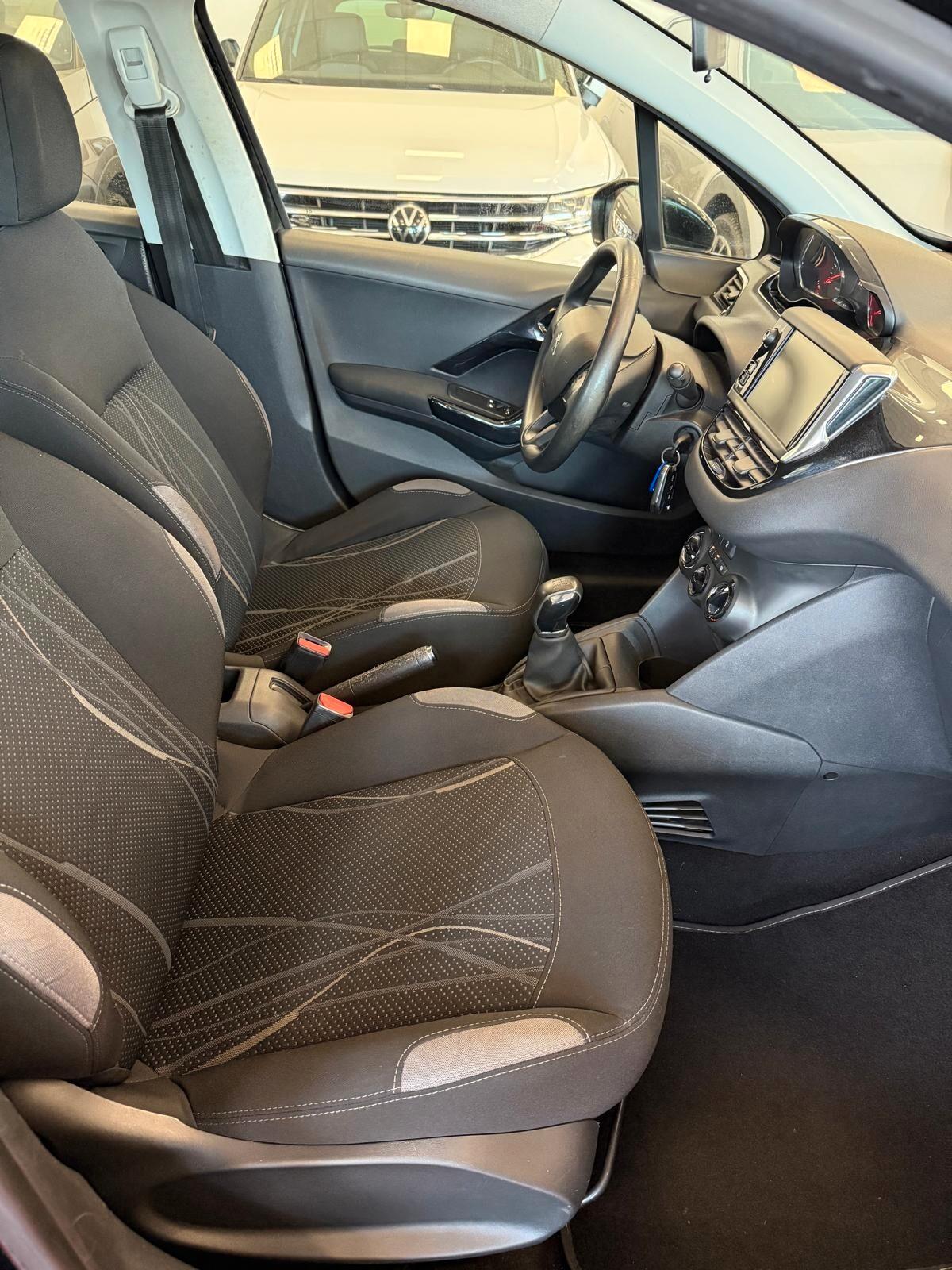 Peugeot 208 1.4 HDi 68 CV 5 porte Allure