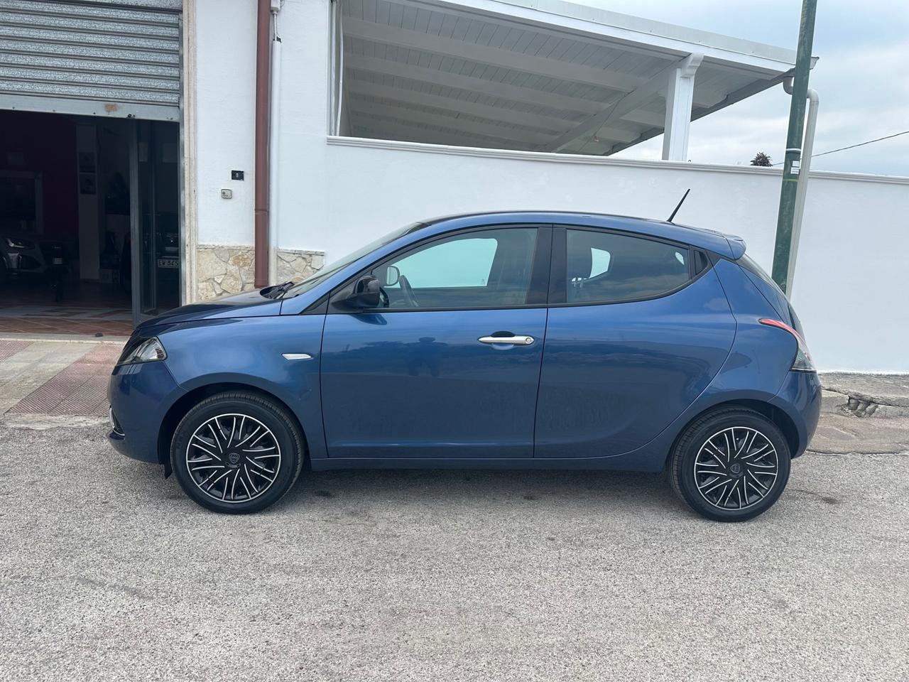 Lancia Ypsilon 1.0 firefly hybrid Silver s&s 70cv PROMO