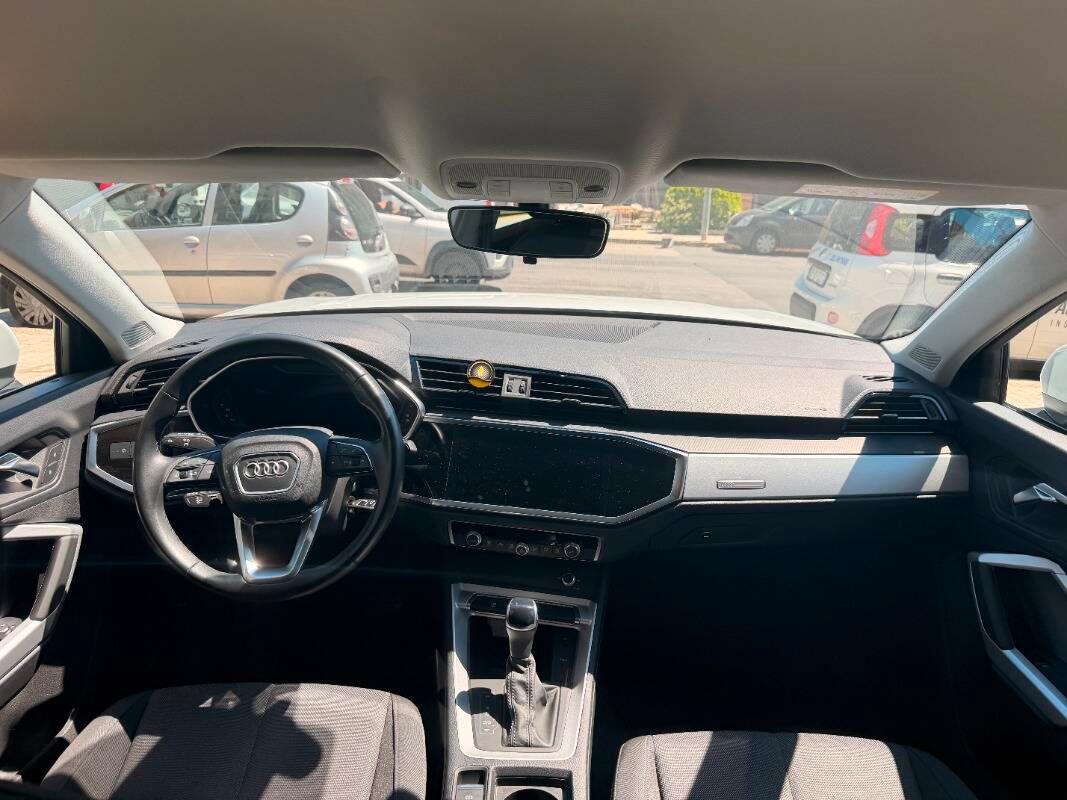 Audi Q3 Audi Q3 3.5 2.0 tdi Business s-tronic