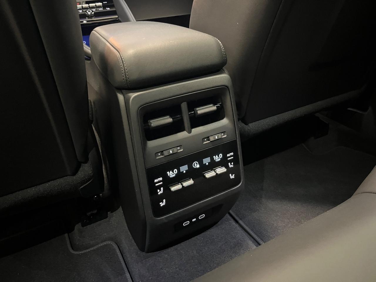 Porsche Macan EV 10000km 2025’