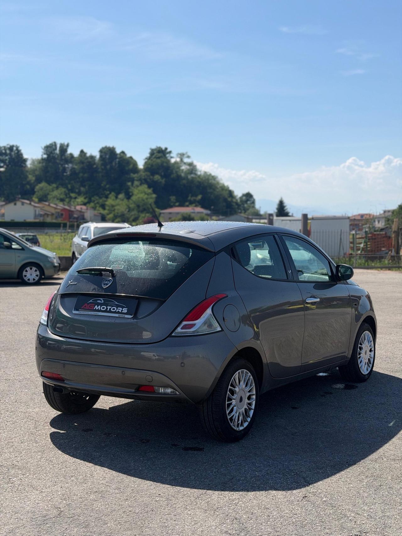 Lancia Ypsilon 1.2 69 CV 5 porte Platinum