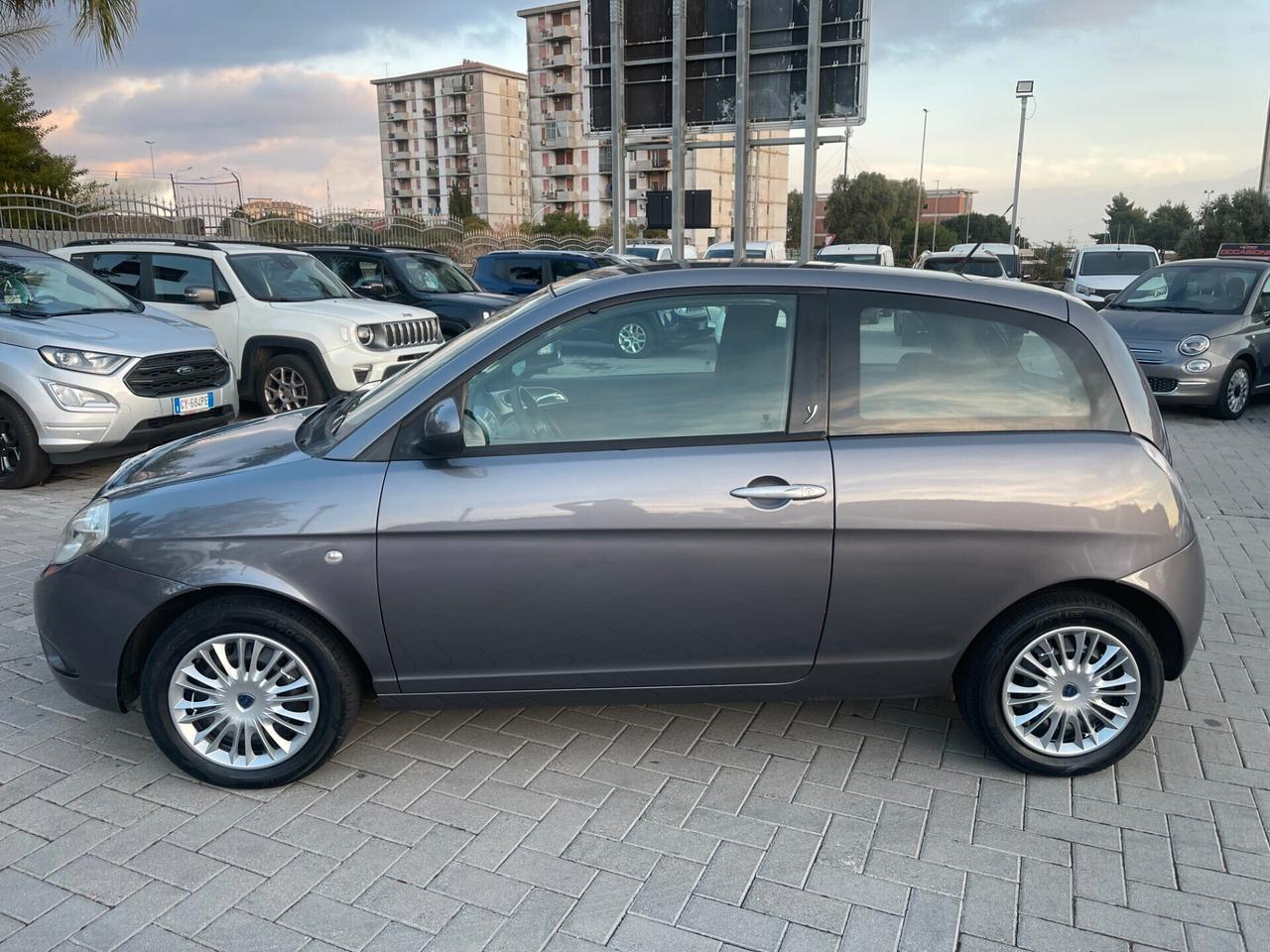 Lancia Ypsilon 1.2 Versus 60cv