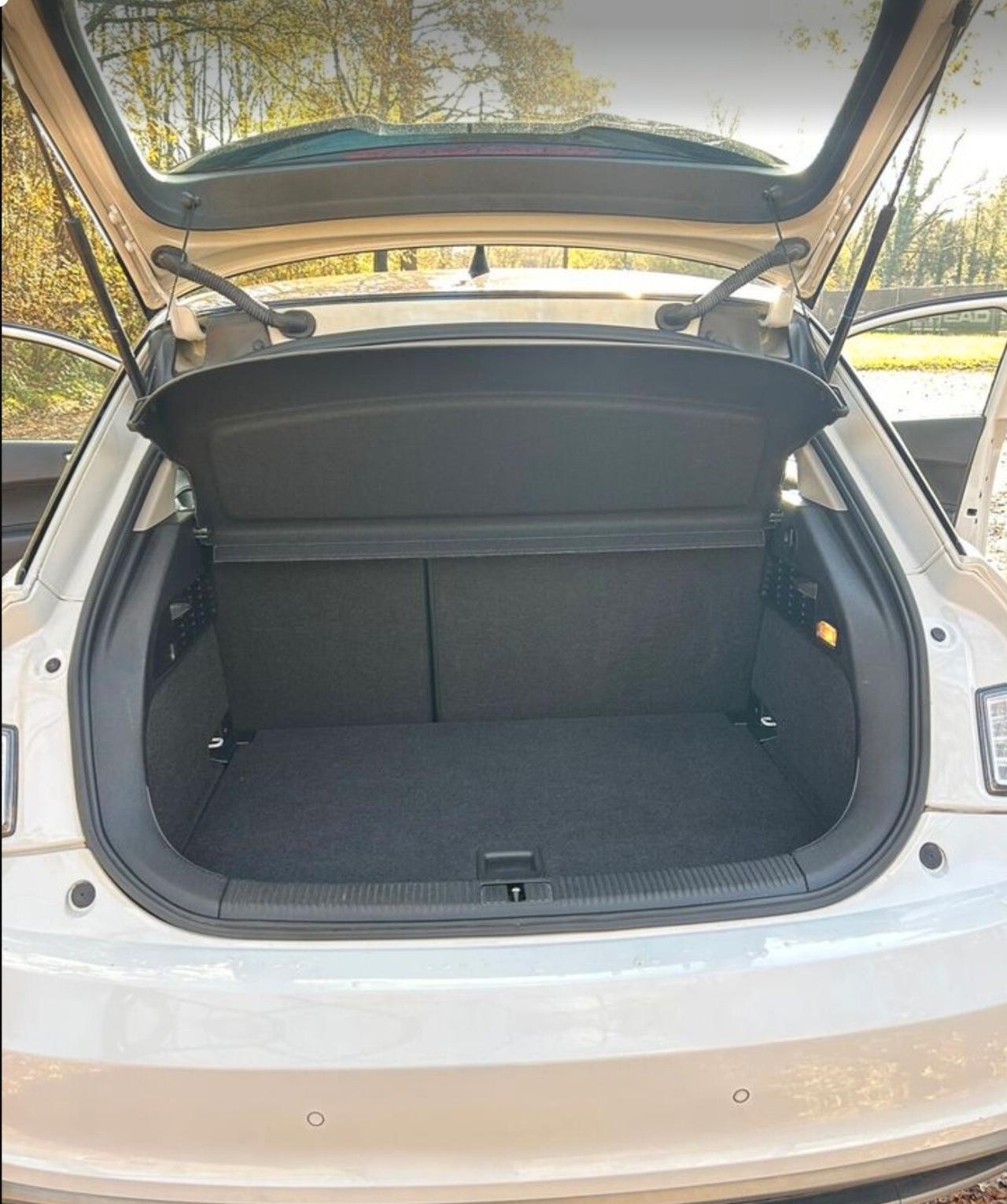 Audi A1 1.6 TDI S line edition plus