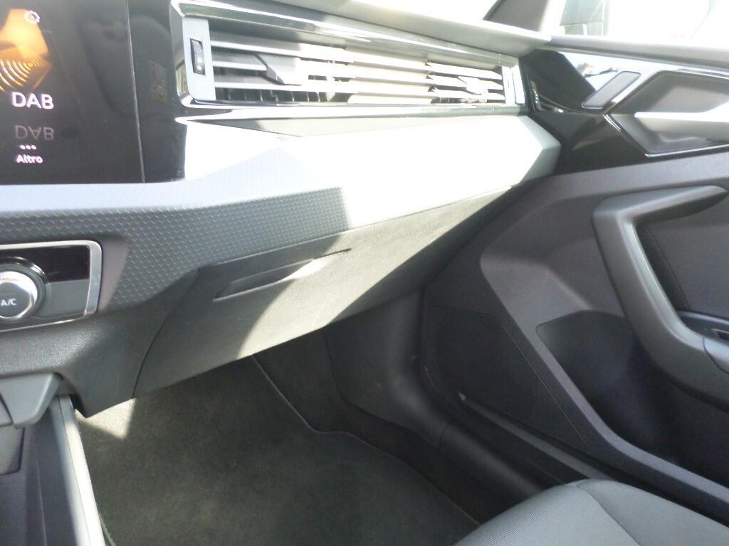 Audi A1 citycarver 30 TFSI S tronic Identity Contrast