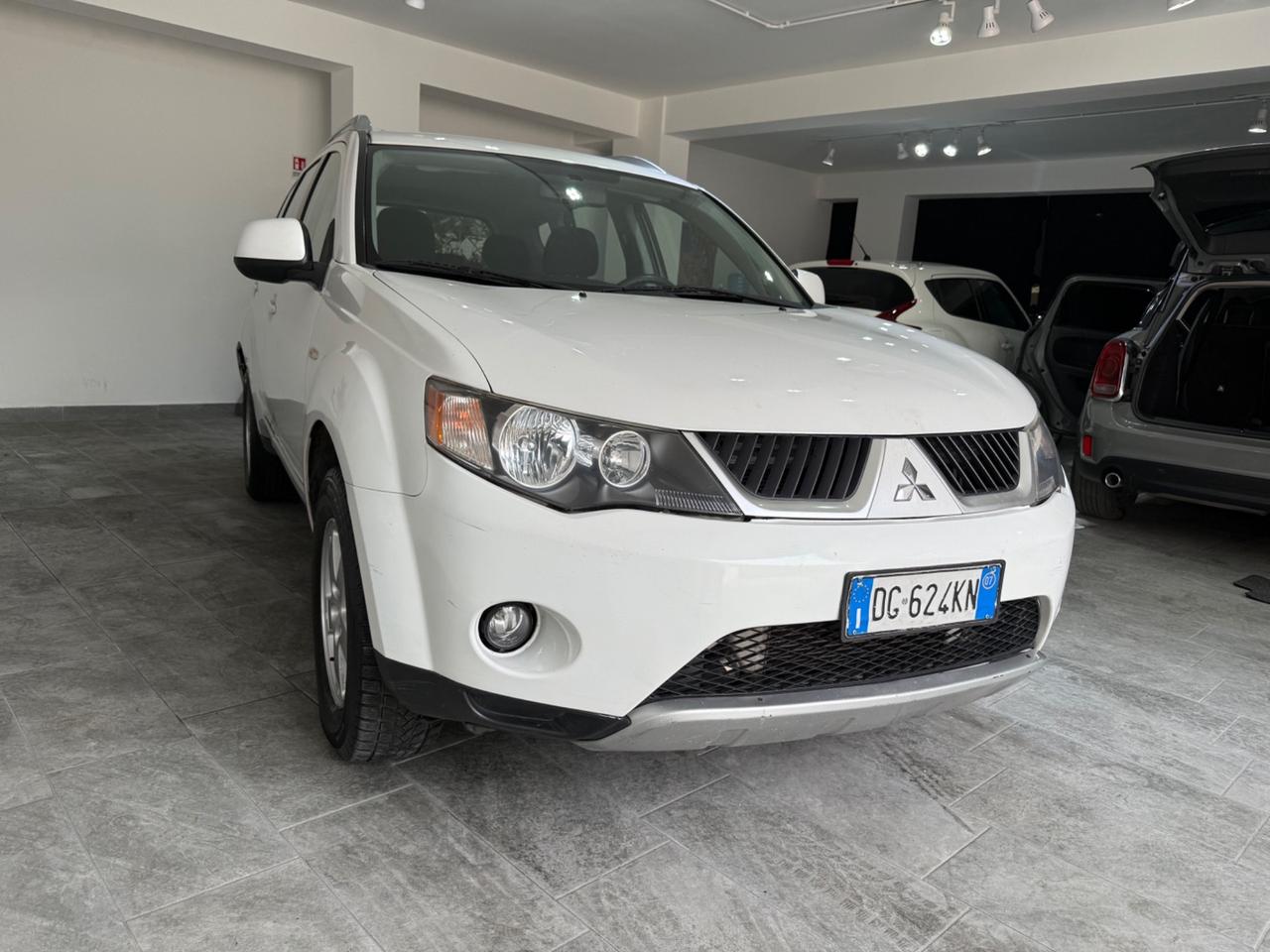 Mitsubishi Outlander 2.0 DI-D Invite DPF