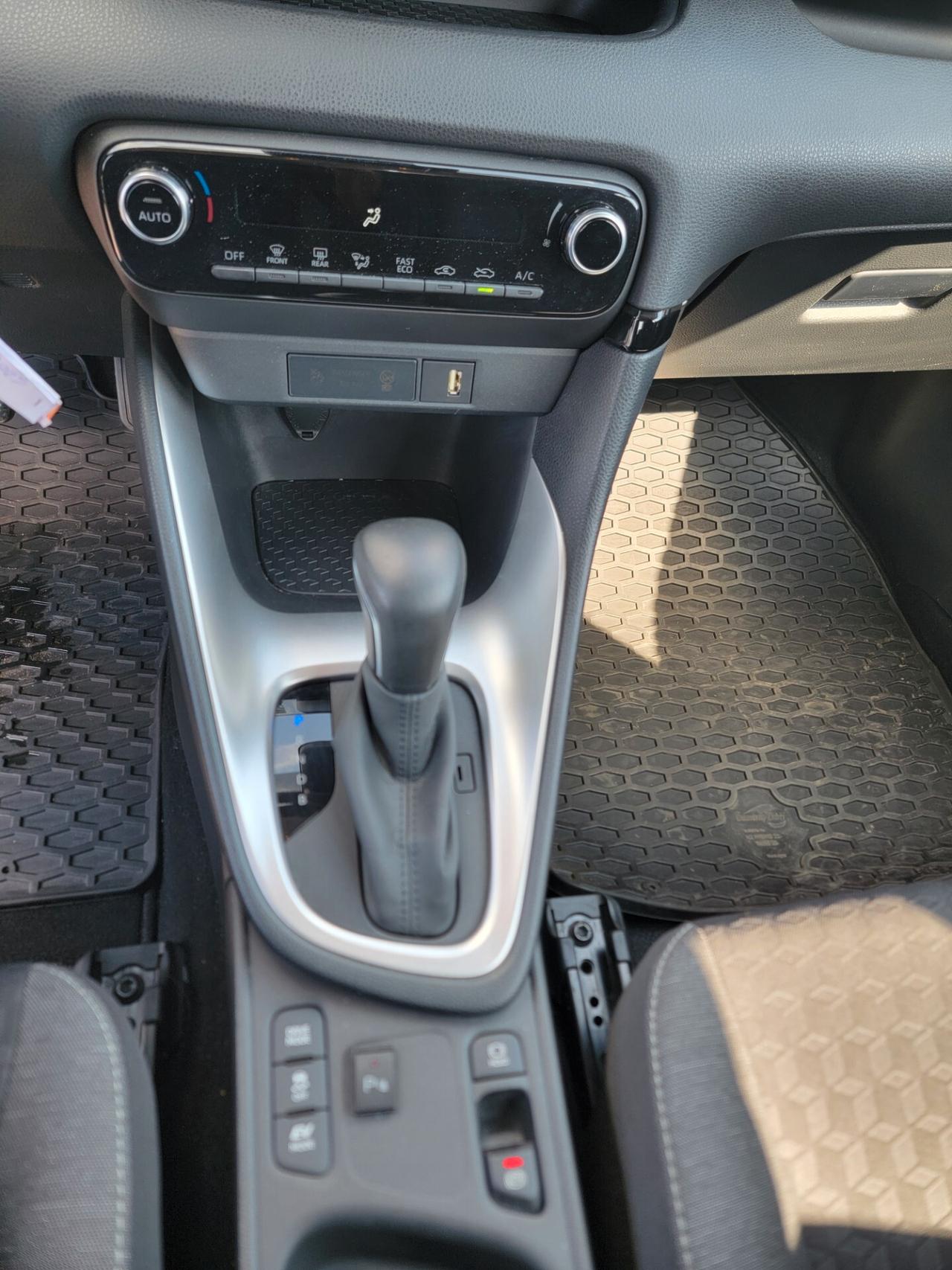 Toyota Yaris 1.5 Hybrid Trend SOLO 13 MILA KM !