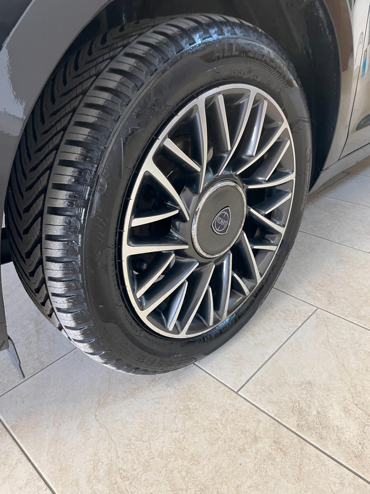 Lancia Y Ypsilon 1.2 FULL OP Platinum TAGL+DISTRIB NEOPATENTATI