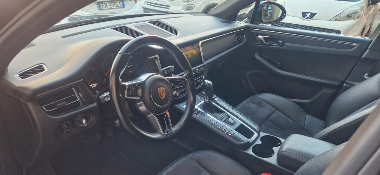 Porsche Macan 2.0 245cv Tetto Led