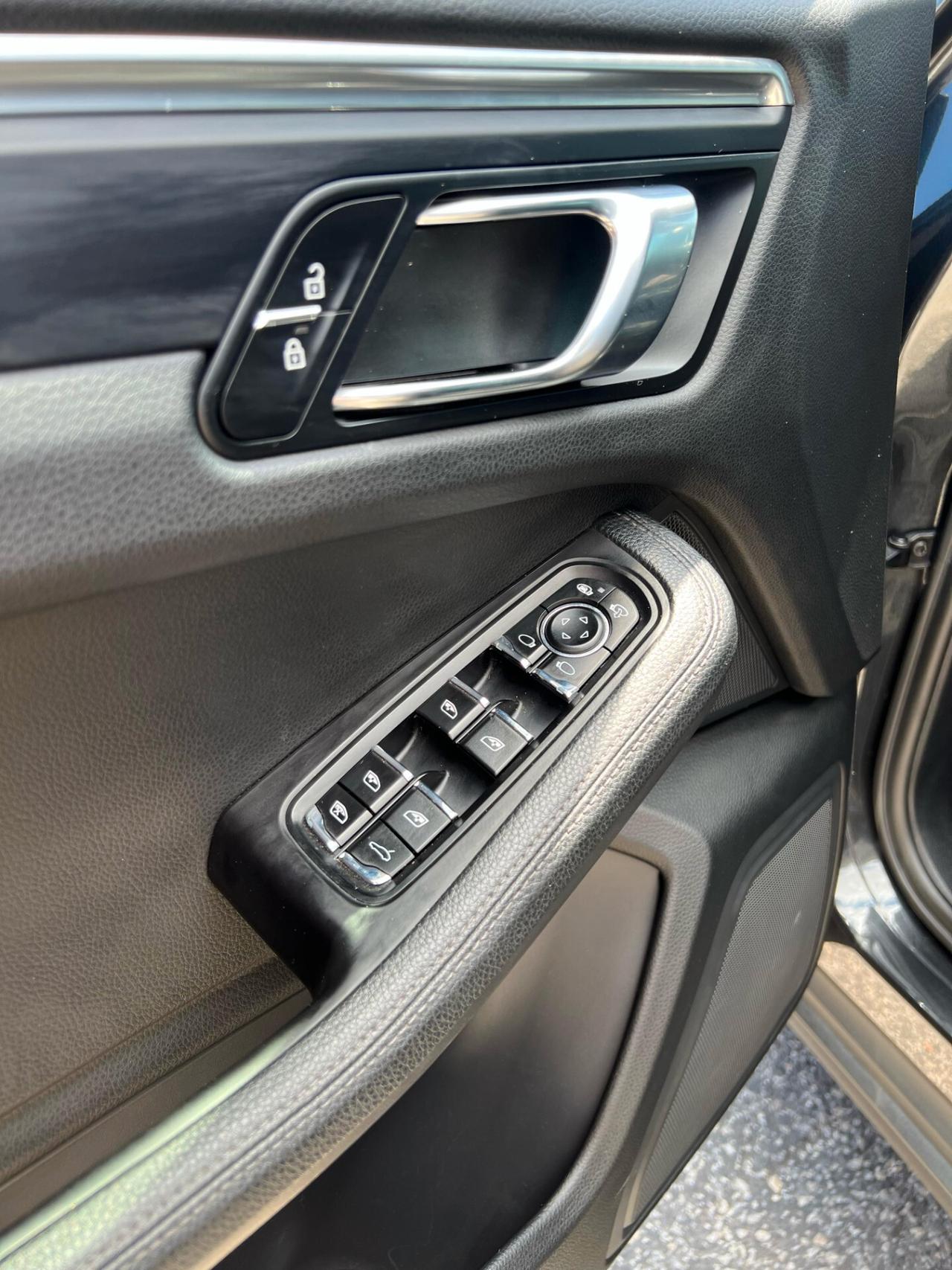 Porsche Macan STRA FULL