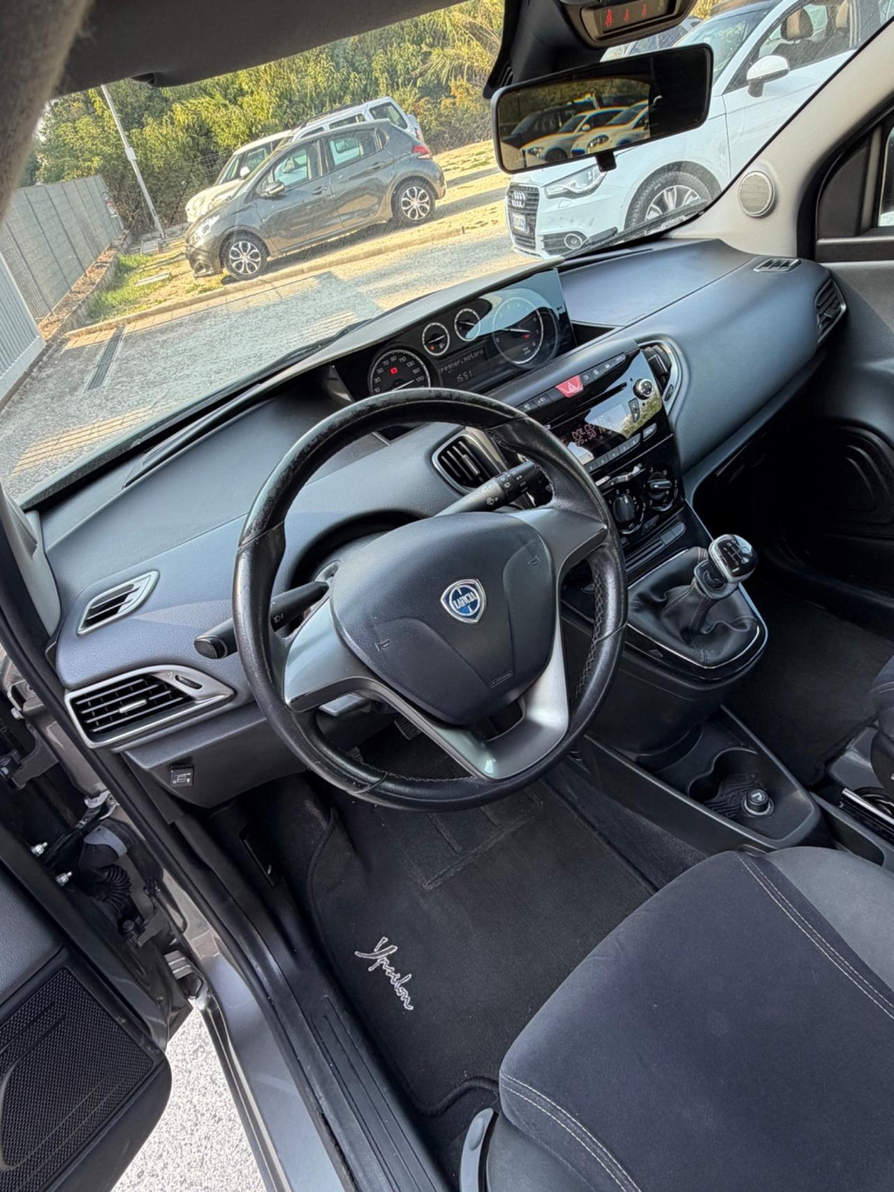 Lancia Ypsilon 1.2 69 CV 5 porte GPL Ecochic Platinum