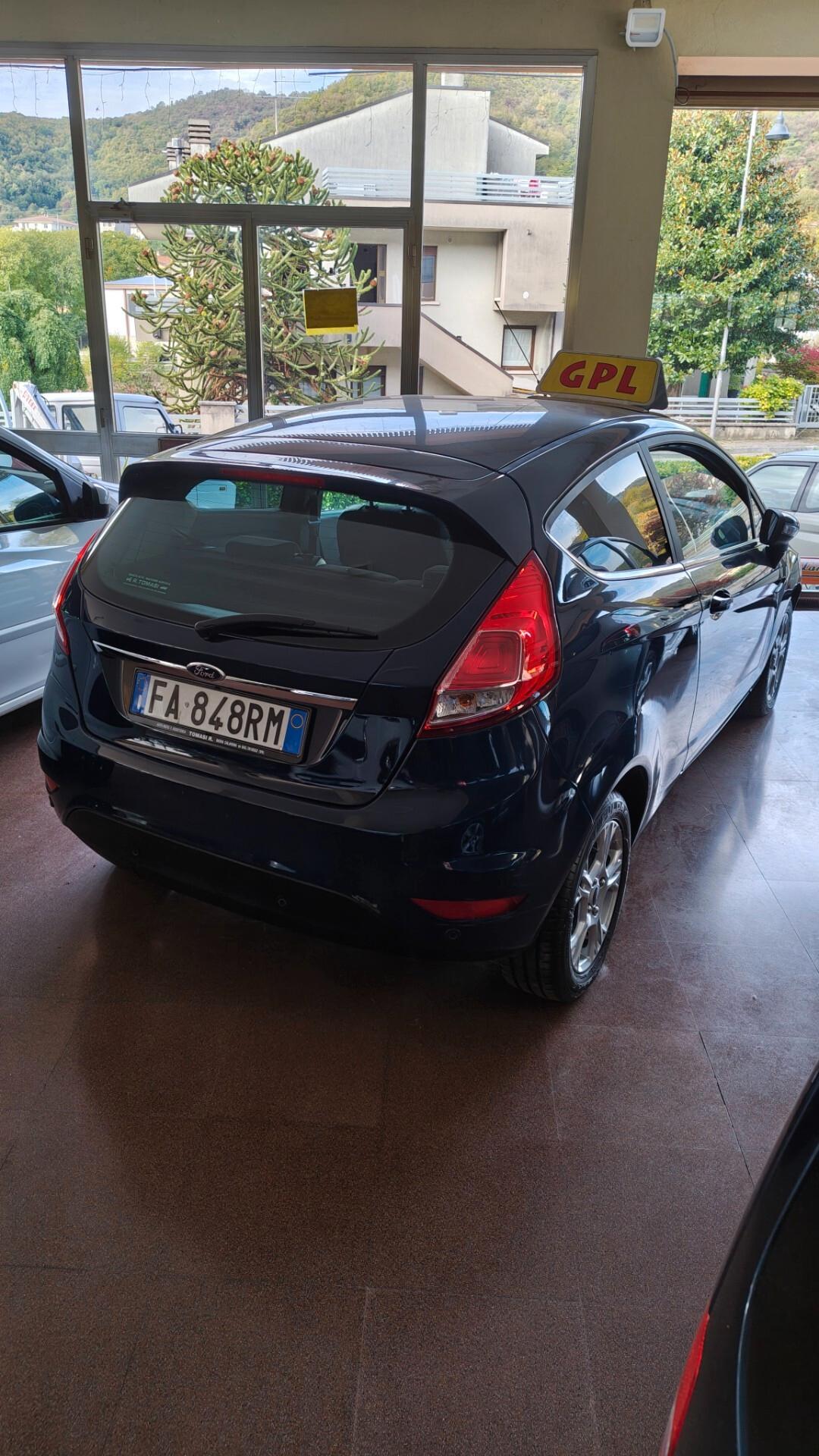 Ford Fiesta 1.4 3 porte Bz.- GPL