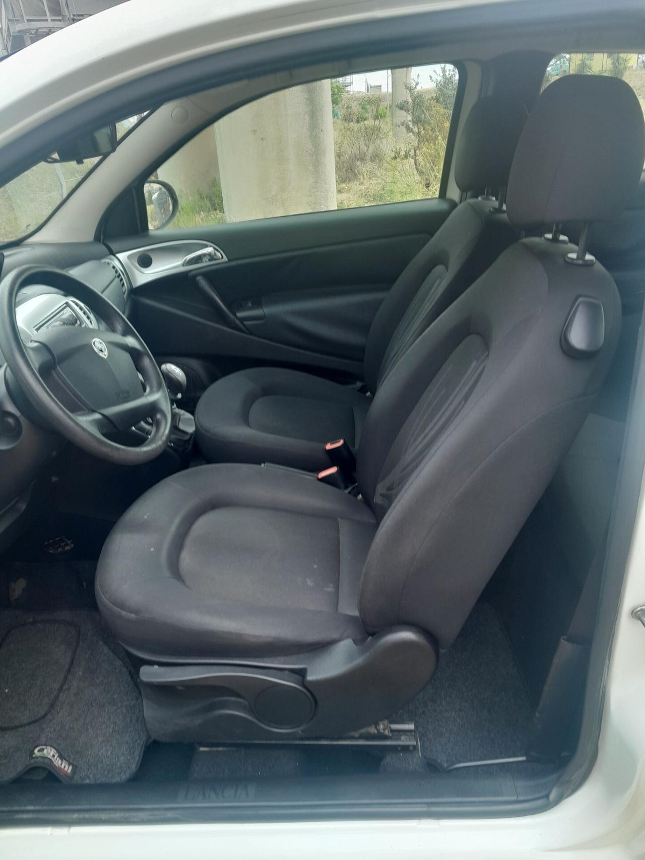 Lancia Ypsilon 1.2 69 CV