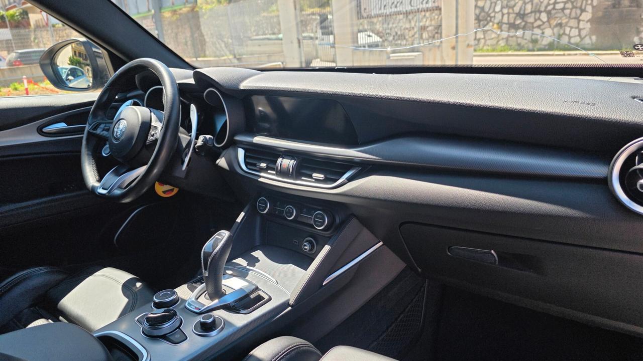 Stelvio Q4 VELOCE - 2.2 Td 210cv AT8