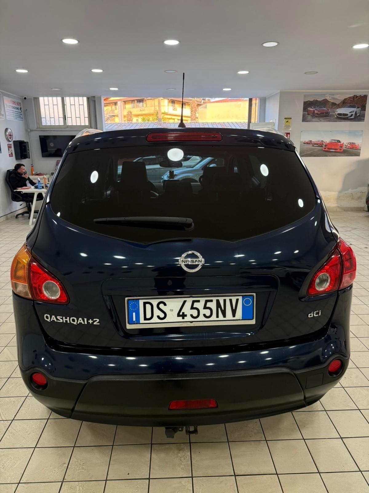 Nissan Qashqai 2.0 4x4 auto 7 posti tetto