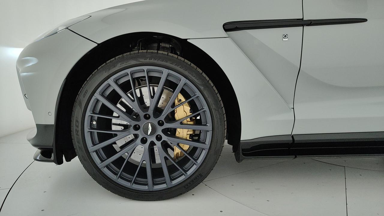 ASTON MARTIN DBX707 4.0 auto