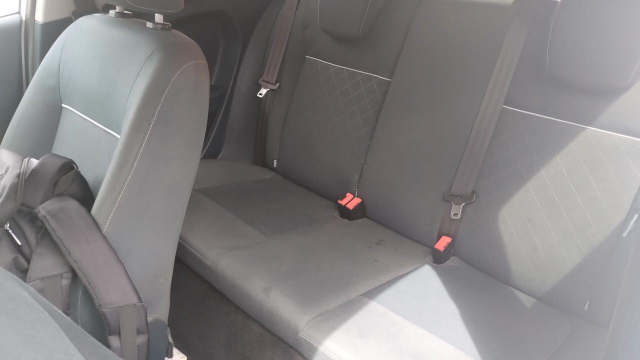 Ford Fiesta 1.5 TDCi 75CV 3 porte 2013 passaggio compreso