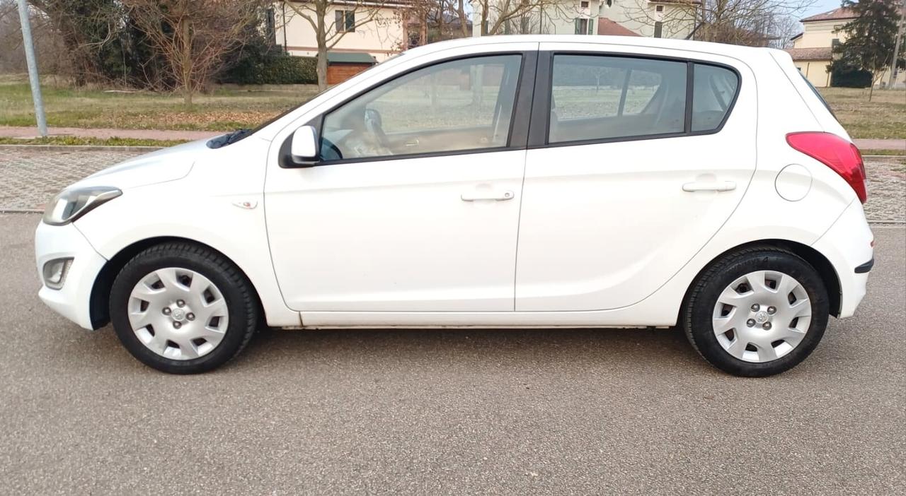 Hyundai i20 1.2 5p. Econext Sound Edition