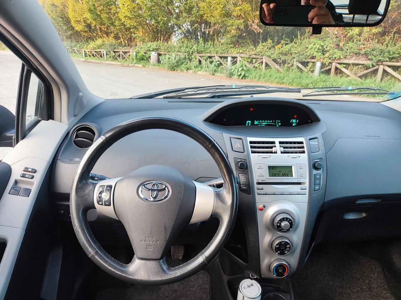 Toyota Yaris 1.0 5 porte Sol 119.000 KM