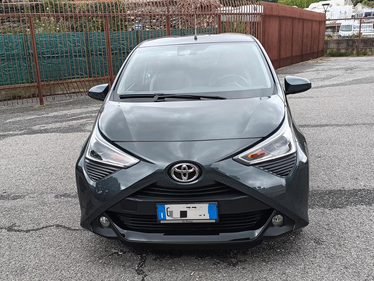 Toyota Aygo Connect 1.0 VVT-i 72 CV 5 porte x-play