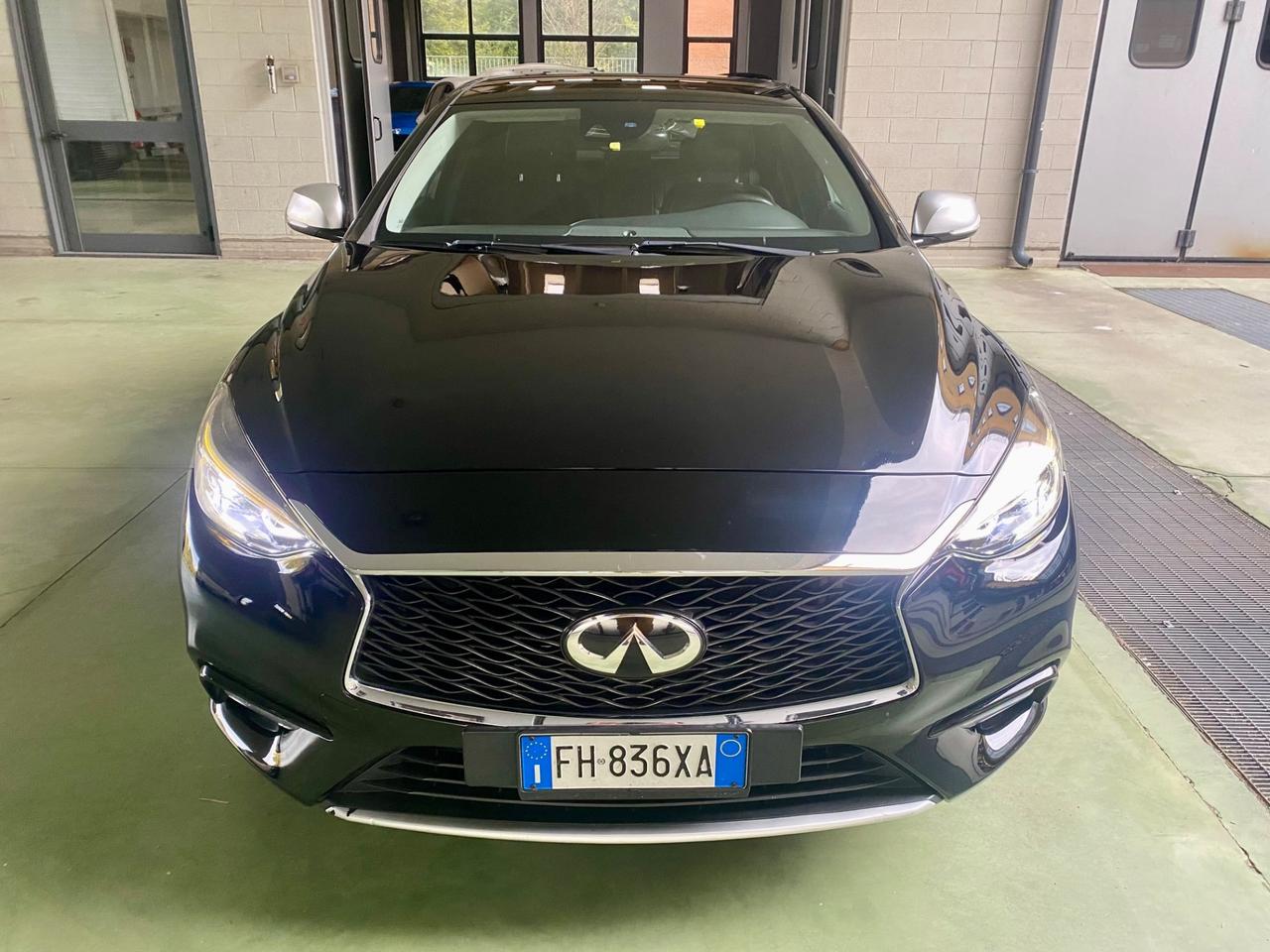 Infiniti Q30 1.5 diesel Premium Tech