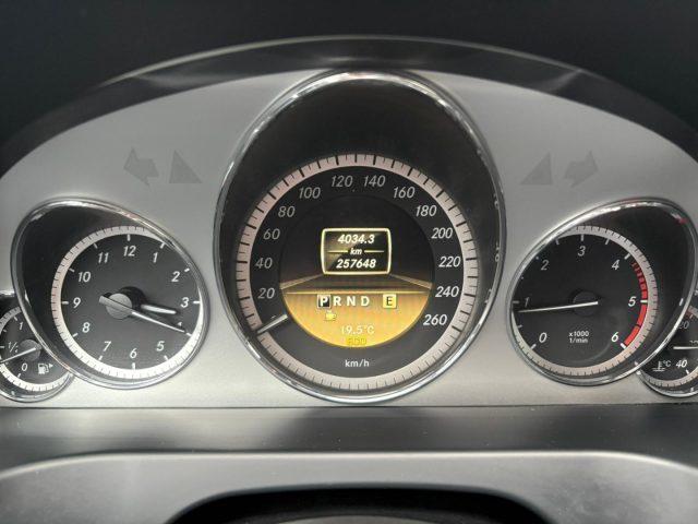 MERCEDES-BENZ E 220 CDI Coupé