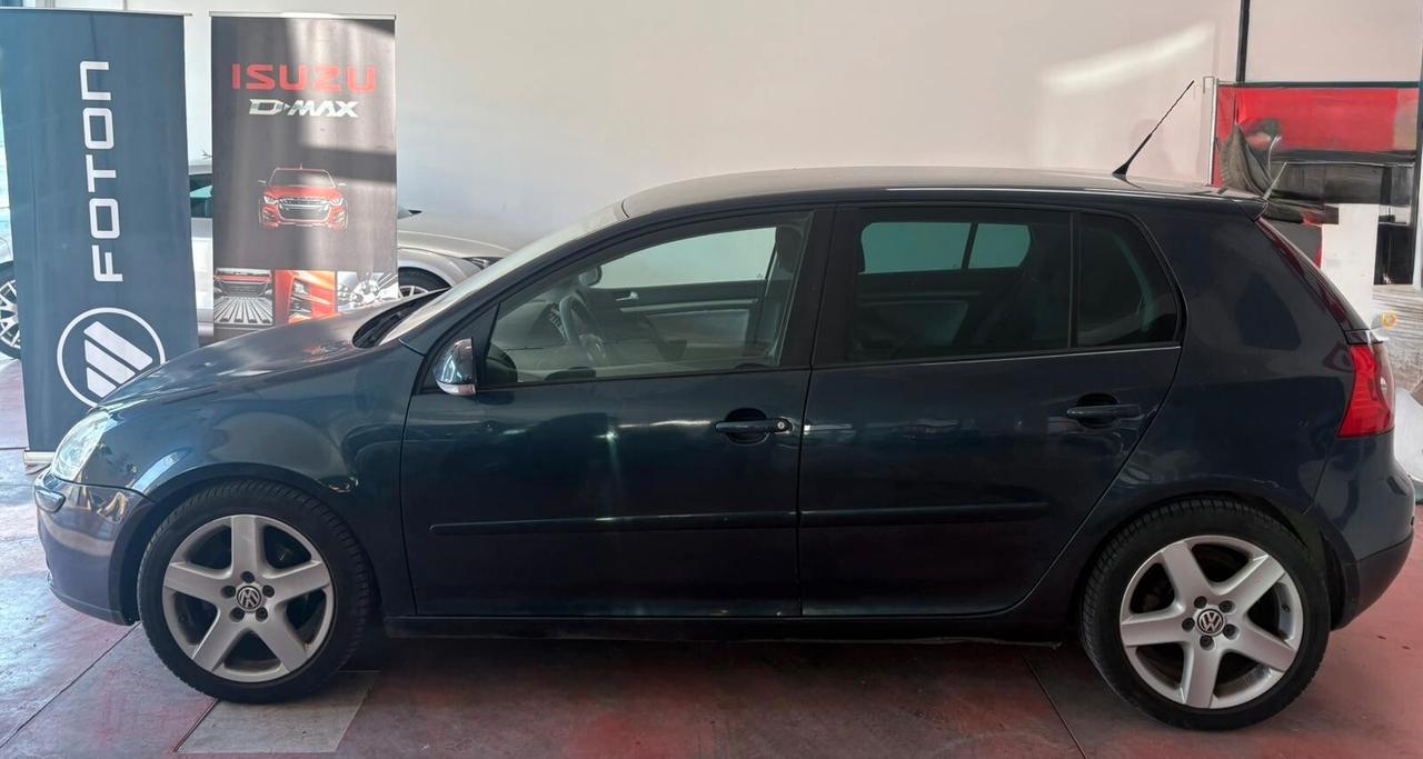 VOLKSWAGEN GOLF serie5 DIESEL 1900 CV 105 PER NEOPATENTATI Km 210.348 garanzia 12 mesi