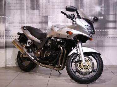 Kawasaki ZR 7 S