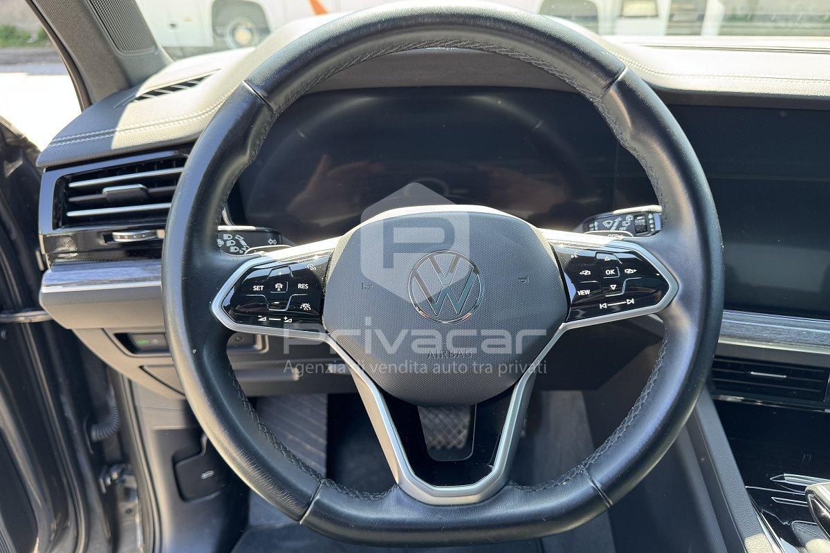 VOLKSWAGEN Touareg 3.0 V6 TSI eHybrid Elegance