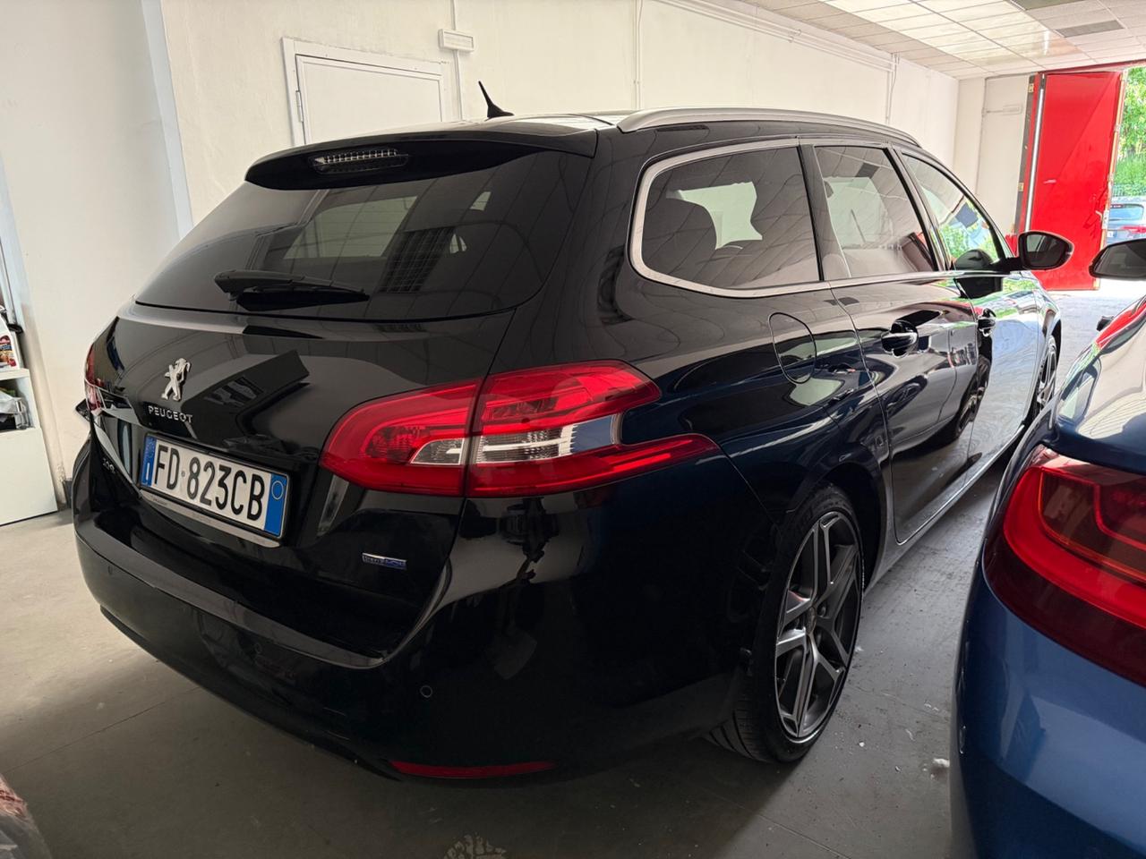 Peugeot 308 BlueHDi 150 S&S EAT6 SW Allure
