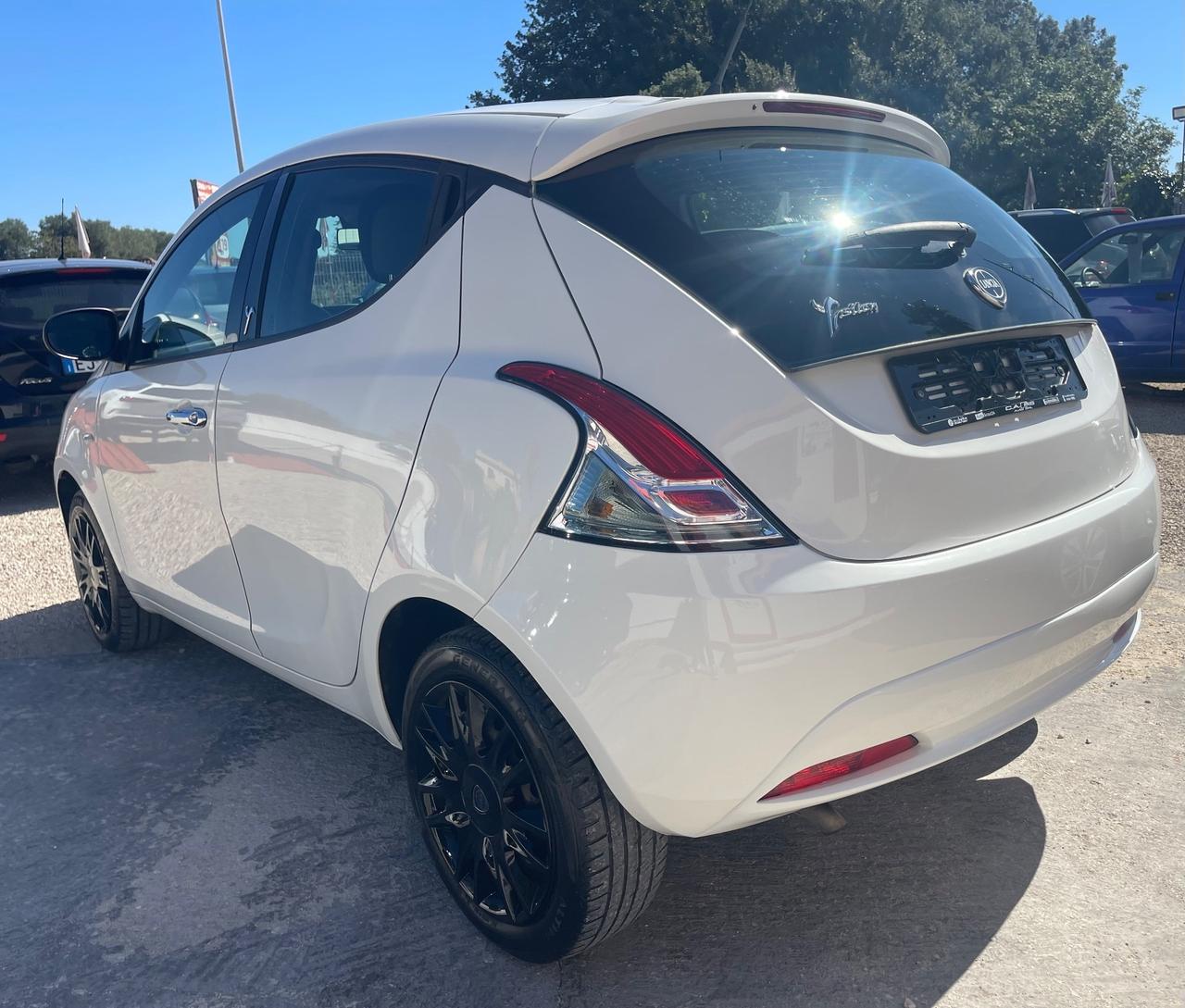 Lancia Ypsilon Gold 1.2 Fire 69cv