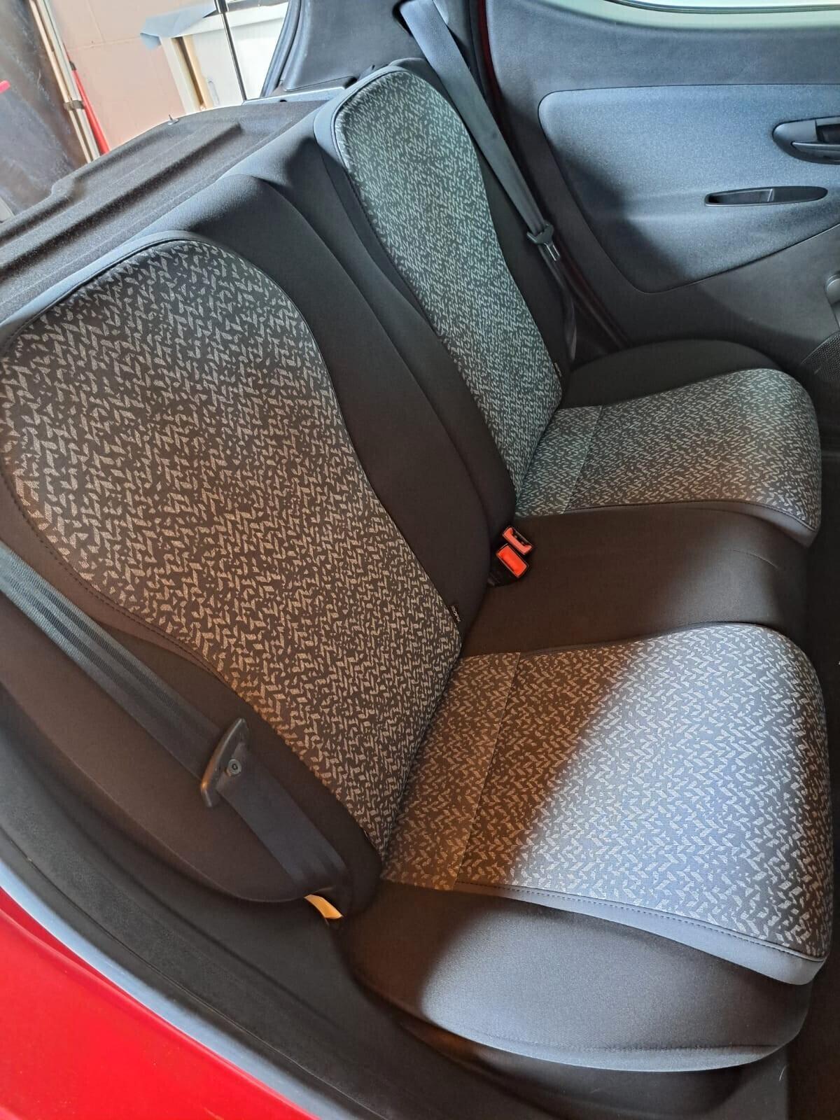Lancia Ypsilon 1.0 FireFly 5 porte S&S Hybrid Ecochic Silver