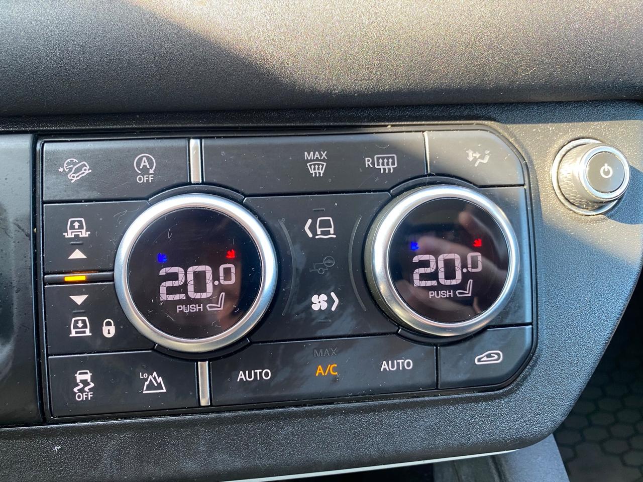 Land Rover Defender 110 2.0 SD4 AWD Auto 7 POSTI