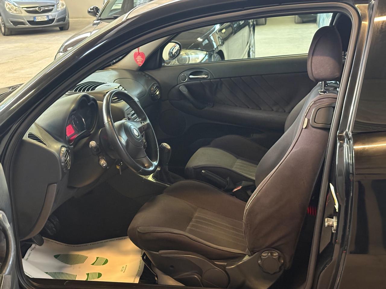 Alfa Romeo 147 1.6 16V TS (105) 5 porte Black Line