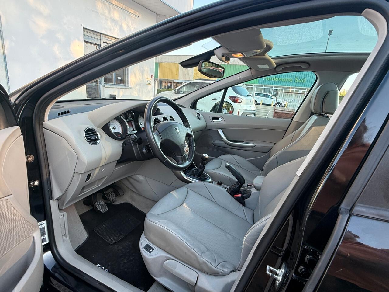 Peugeot 308 1.6 HDi 110CV 5p. Premium (5 Marce)