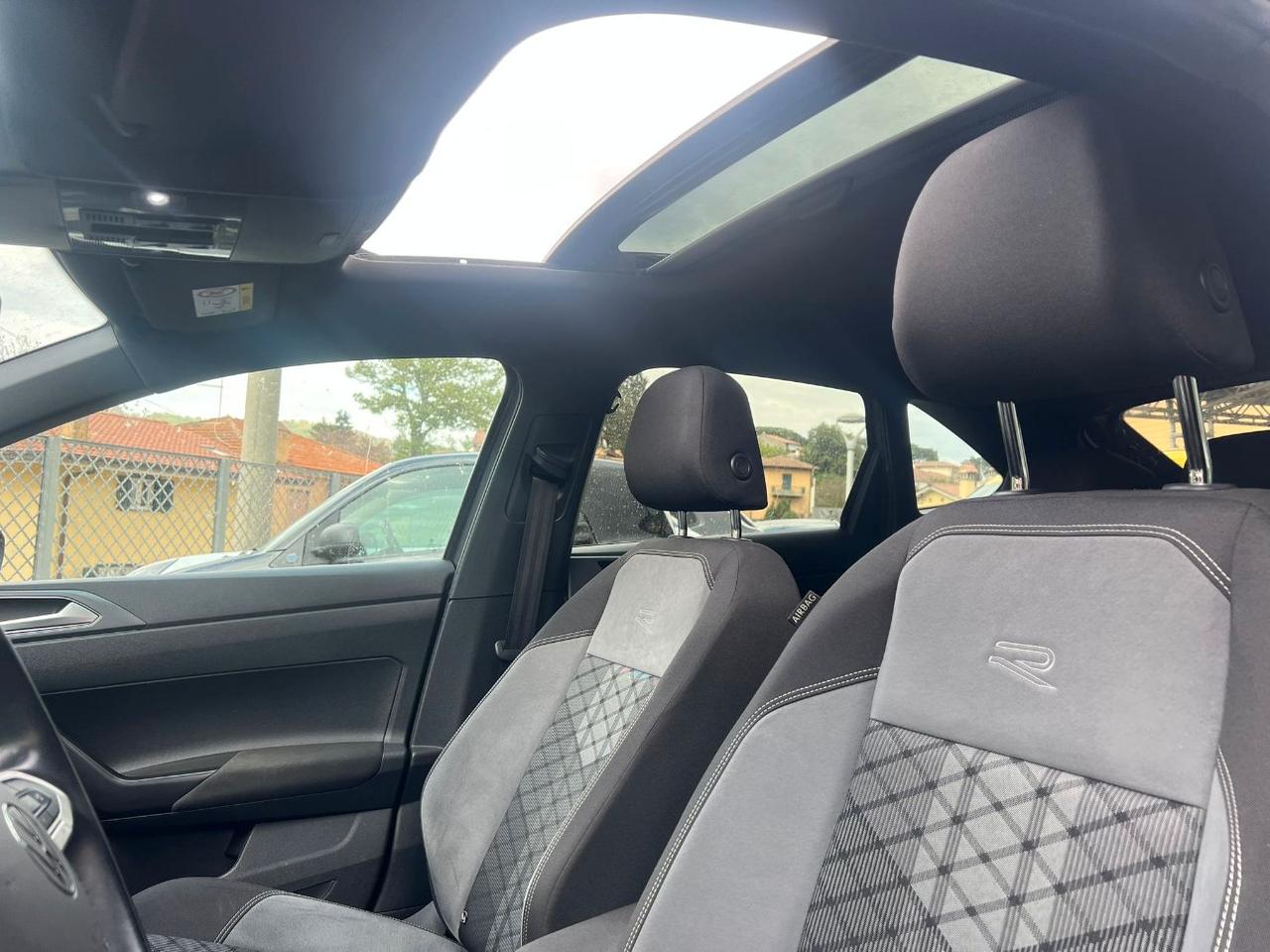 Volkswagen Taigo 1.0 tsi R-Line 110cv