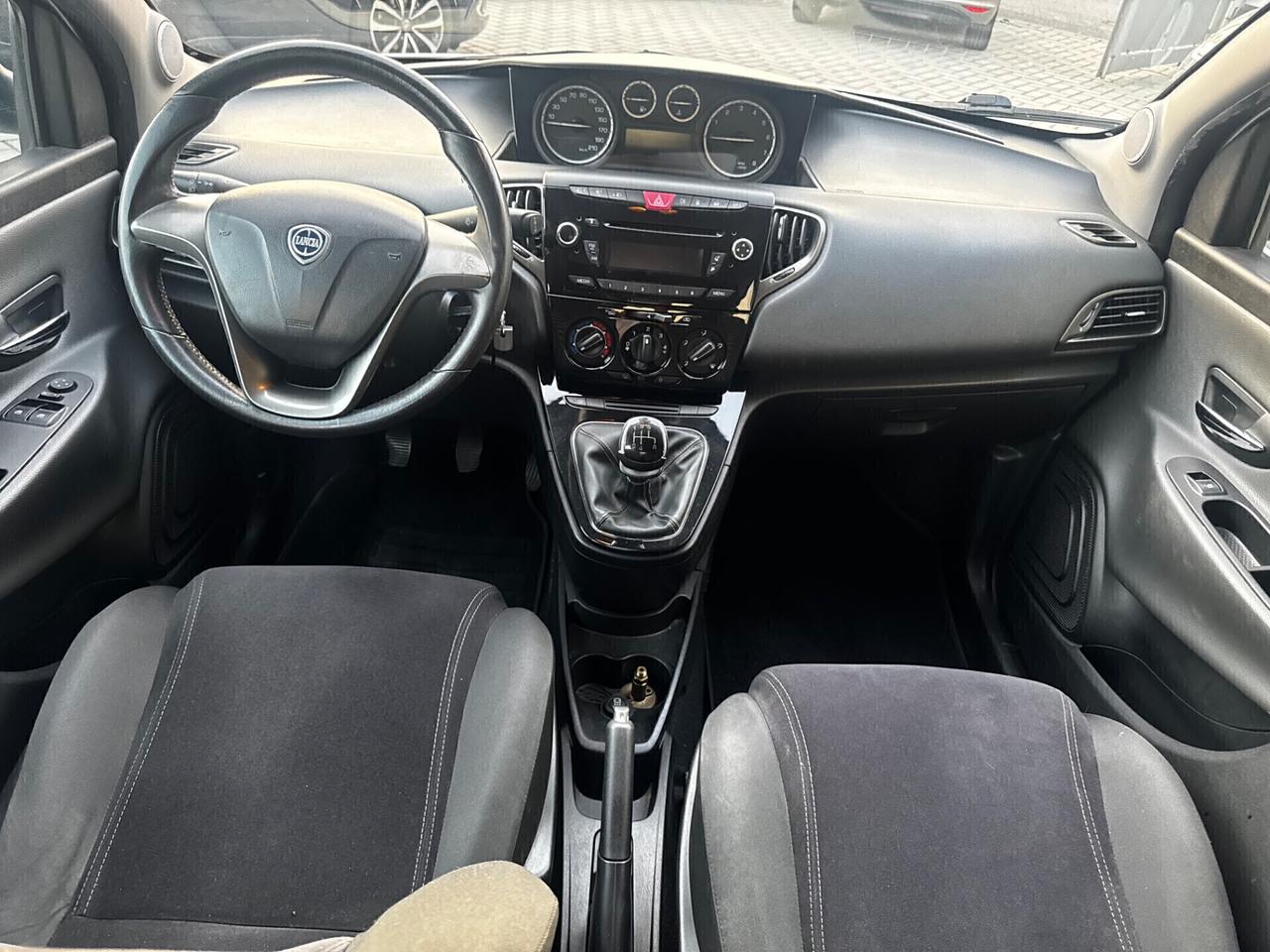 Lancia Ypsilon 1.2 69 CV 5 porte GPL Ecochic Platinum