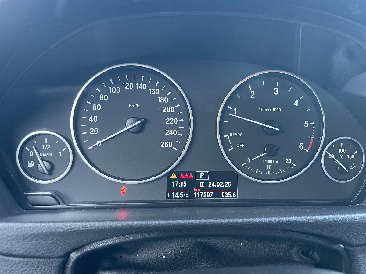 BMW - Serie 3 - 320d Luxury