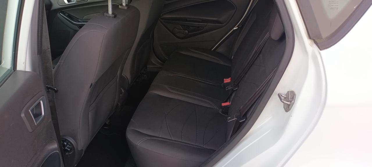 Ford Fiesta 1.5 TDCi 75CV 5 porte Black & White Edition
