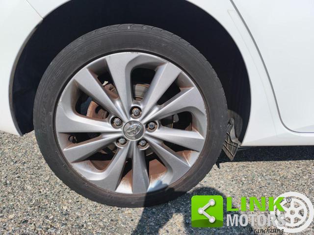 TOYOTA Auris 1.8 Hybrid Lounge