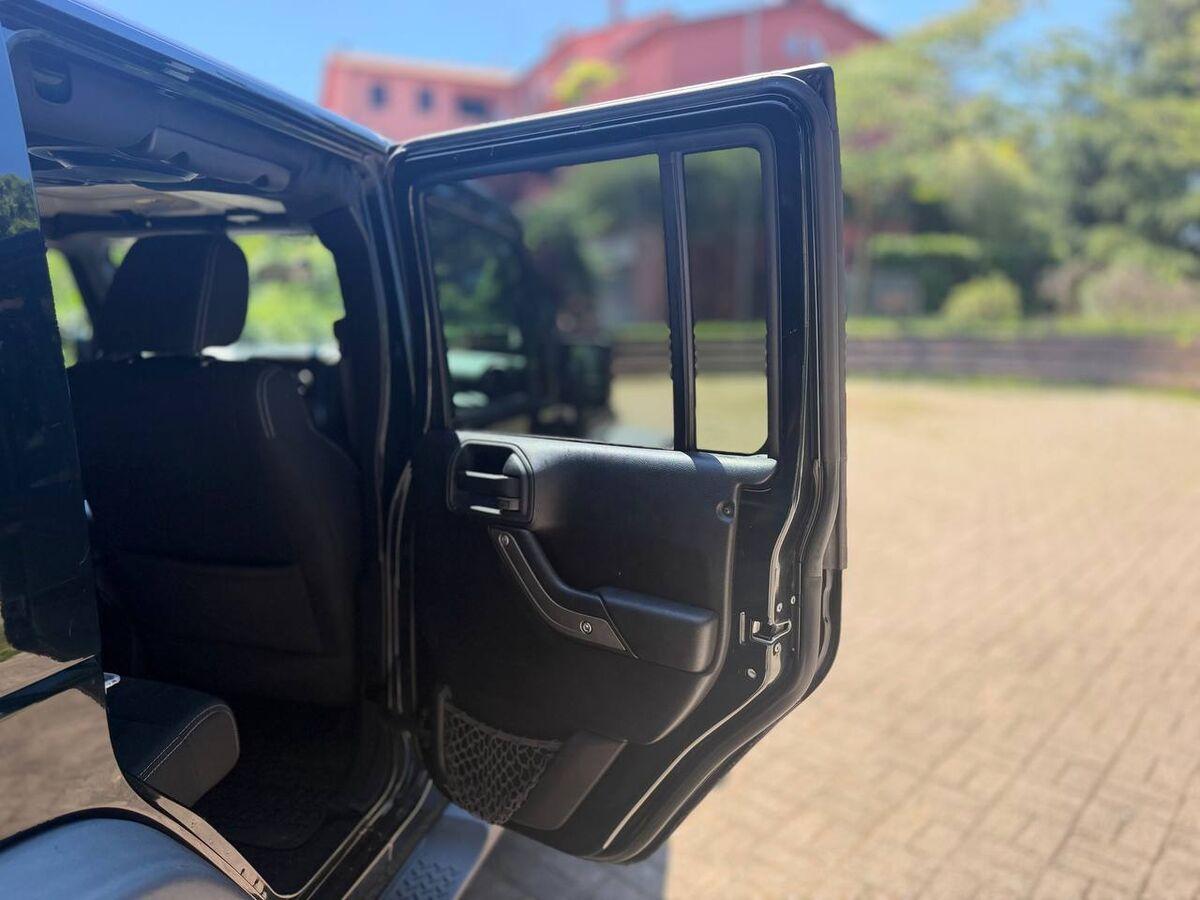 Jeep Wrangler Unlimited 2.8 crd Sahara auto