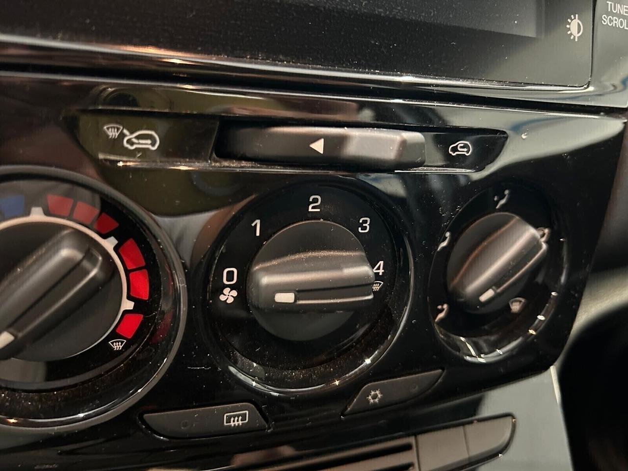 Lancia Ypsilon PLATINO 1.0 FireFly Hybrid SPOTICAR