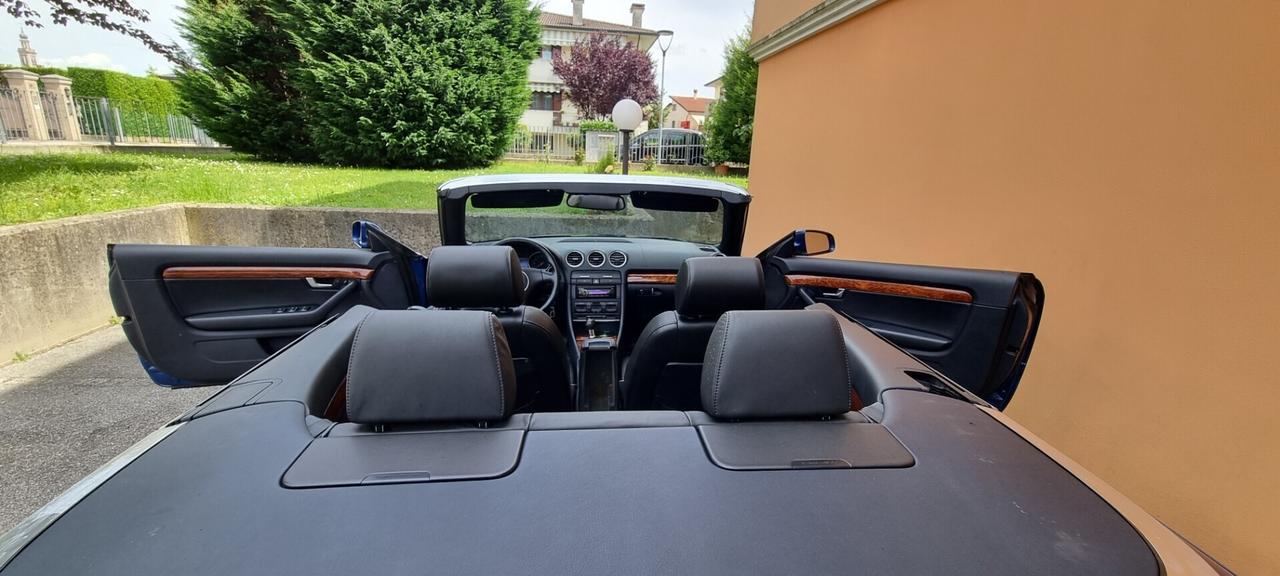 Audi A4 Cabriolet 2.4 V6 30V cat