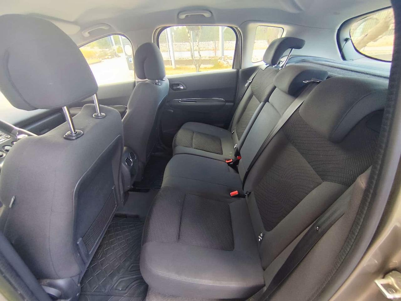 Peugeot 3008 1.6 HDi 115CV Access
