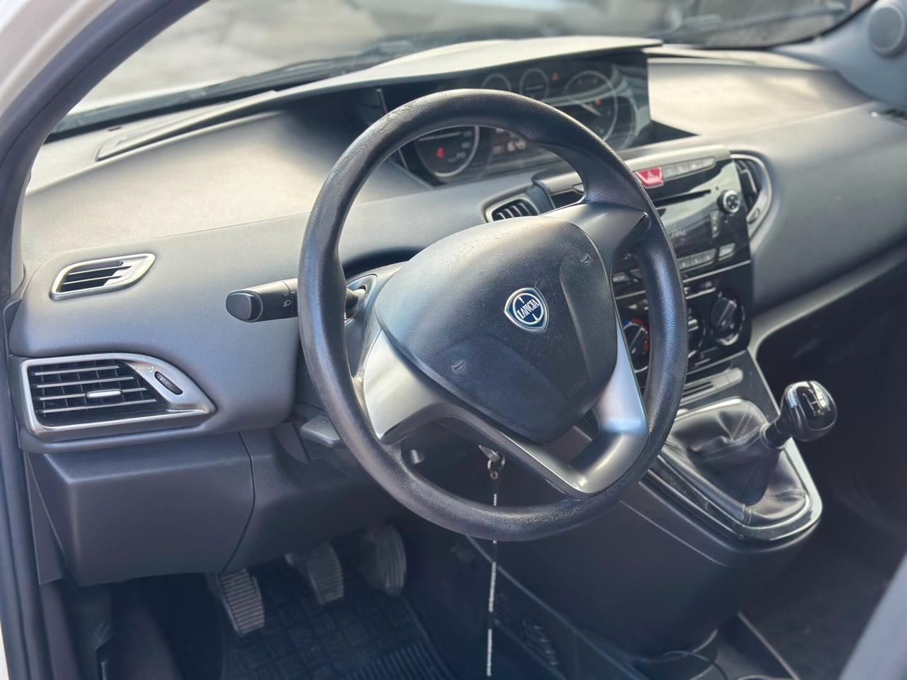Lancia Ypsilon 1.3 MJT 16V 95 CV 5 porte