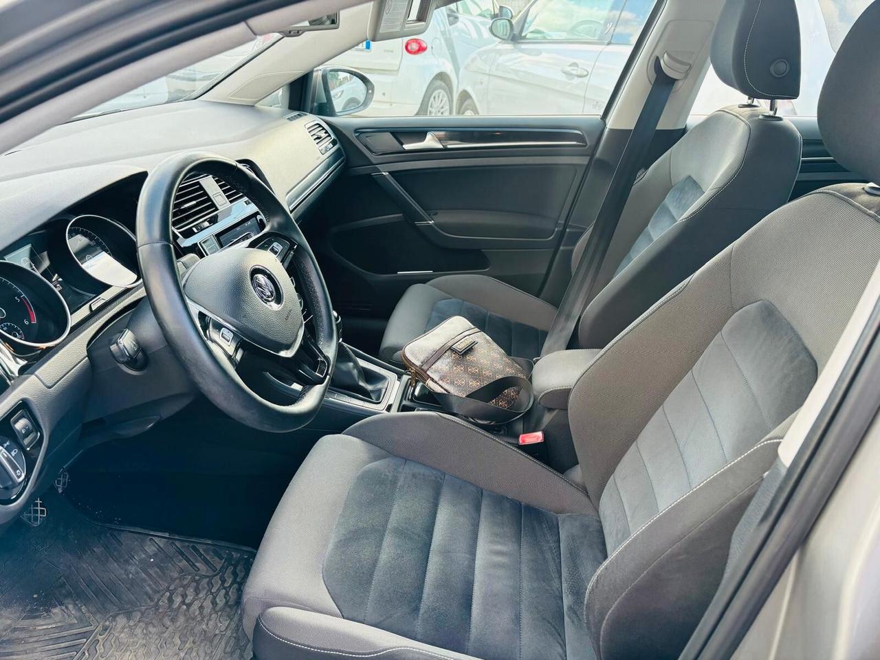 Volkswagen Golf 1.6 TDI 5p. Highline BlueMotion Technology