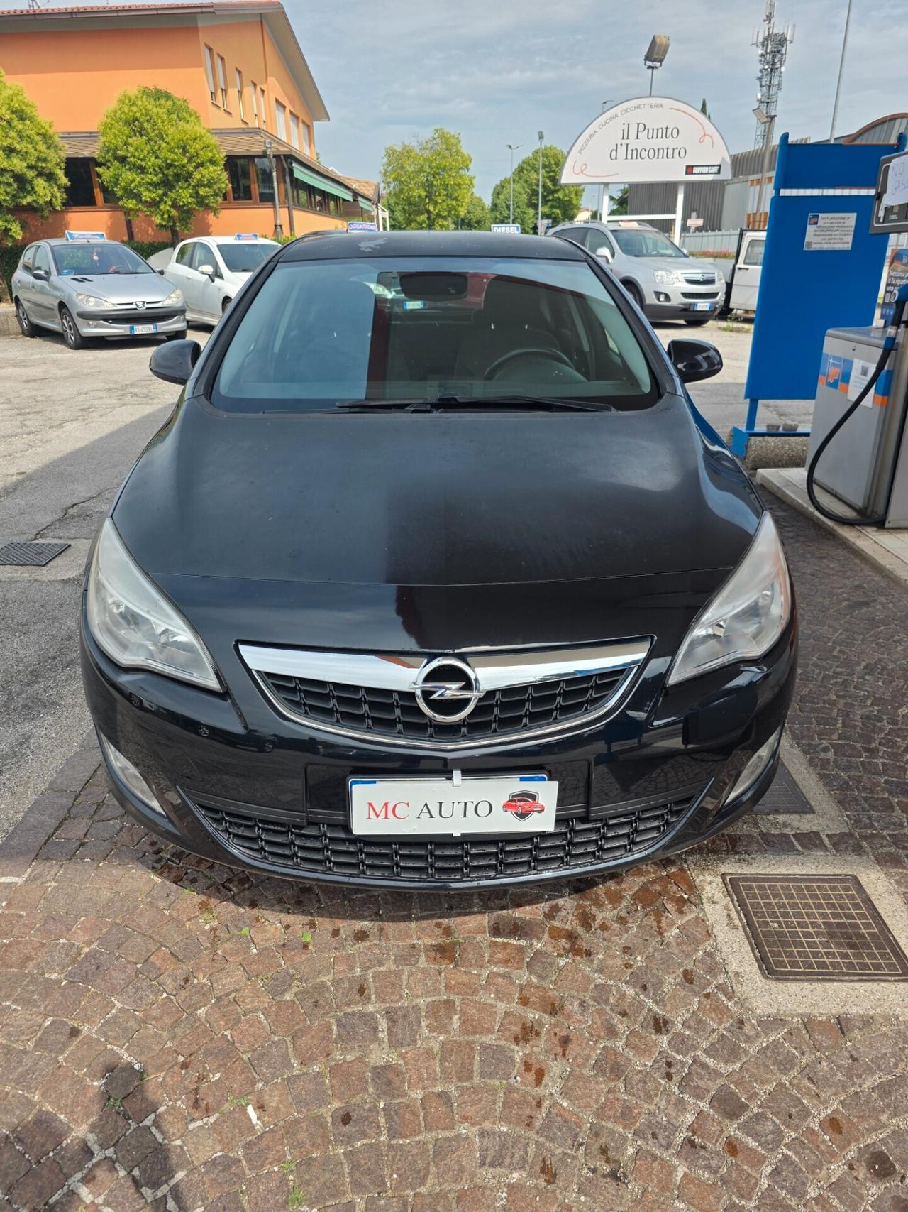 Opel Astra 1.4 100CV 5 porte GPL con 236.000km Neopatentati ok